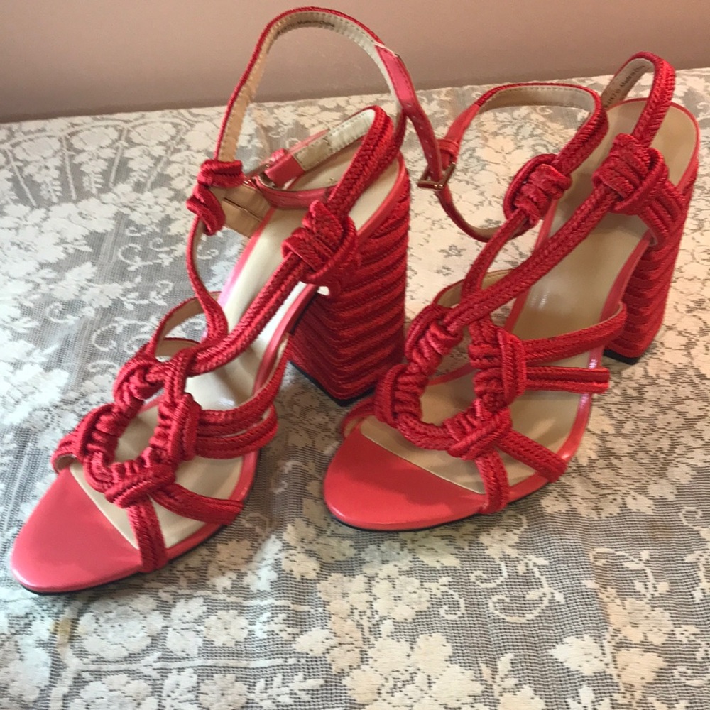 CAbi Tiptoe Sandal   #6012   NWOT   Sz. 9